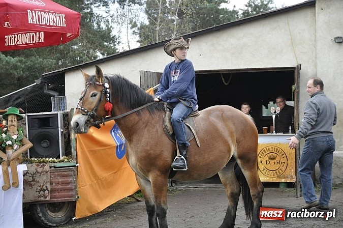 Zdjęcie w galerii na portalu naszraciborz.pl: Święto jeźdźców - hubertus na Budzinie wiadomości z regionu