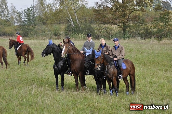 Zdjęcie w galerii na portalu naszraciborz.pl: Święto jeźdźców - hubertus na Budzinie wiadomości z regionu