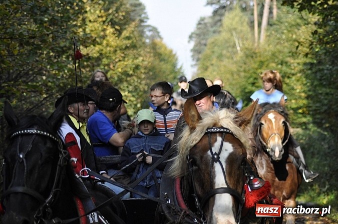 Zdjęcie w galerii na portalu naszraciborz.pl: Święto jeźdźców - hubertus na Budzinie wiadomości z regionu