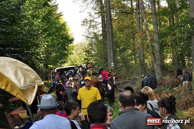 Zdjęcie w galerii na portalu naszraciborz.pl: Święto jeźdźców - hubertus na Budzinie wiadomości z regionu