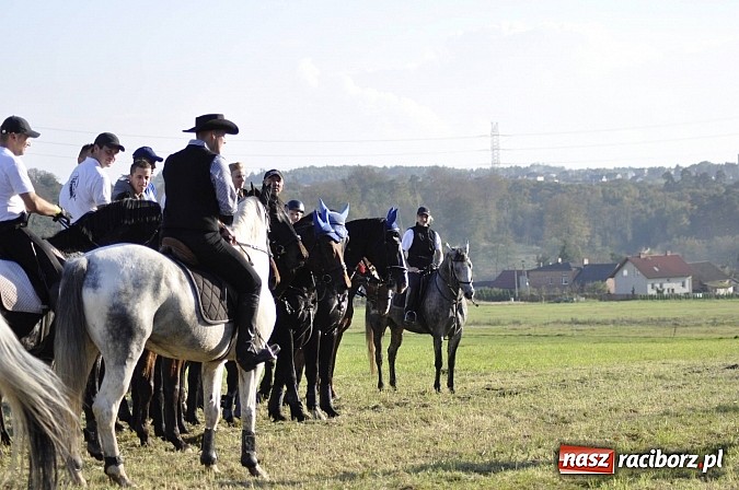 Zdjęcie w galerii na portalu naszraciborz.pl: Święto jeźdźców - hubertus na Budzinie wiadomości z regionu