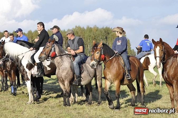 Zdjęcie w galerii na portalu naszraciborz.pl: Święto jeźdźców - hubertus na Budzinie wiadomości z regionu