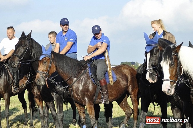 Zdjęcie w galerii na portalu naszraciborz.pl: Święto jeźdźców - hubertus na Budzinie wiadomości z regionu