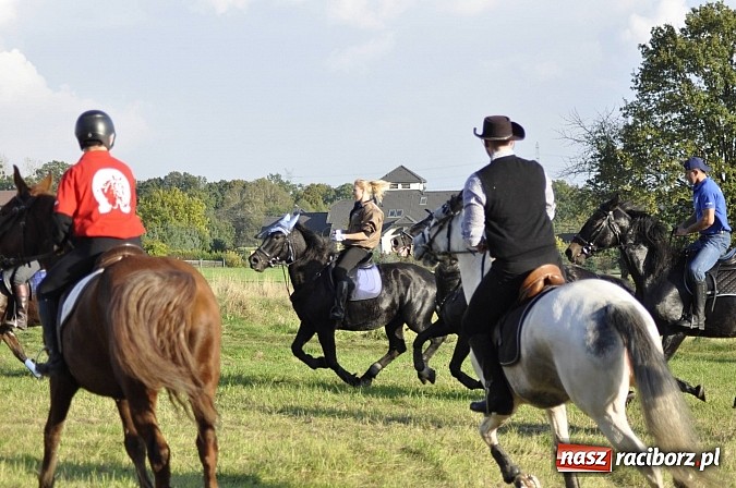 Zdjęcie w galerii na portalu naszraciborz.pl: Święto jeźdźców - hubertus na Budzinie wiadomości z regionu