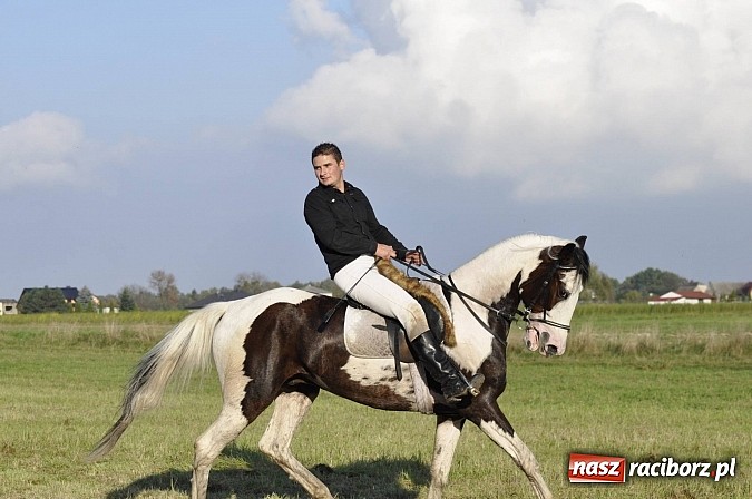 Zdjęcie w galerii na portalu naszraciborz.pl: Święto jeźdźców - hubertus na Budzinie wiadomości z regionu