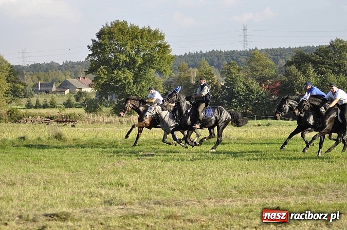Zdjęcie w galerii na portalu naszraciborz.pl: Święto jeźdźców - hubertus na Budzinie wiadomości z regionu