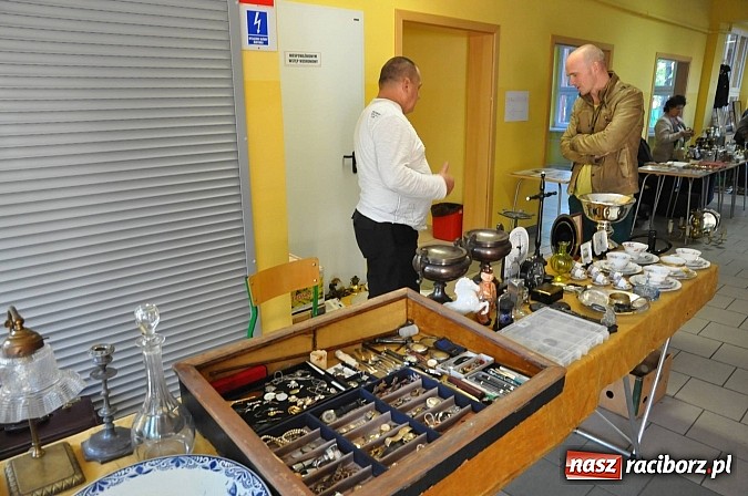 Zdjęcie w galerii na portalu naszraciborz.pl: Lamus reaktywacja - giełda staroci w Raciborzu wiadomości z regionu