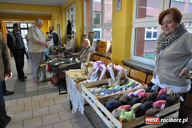 Zdjęcie w galerii na portalu naszraciborz.pl: Lamus reaktywacja - giełda staroci w Raciborzu wiadomości z regionu