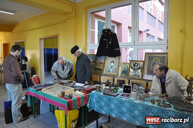 Zdjęcie w galerii na portalu naszraciborz.pl: Lamus reaktywacja - giełda staroci w Raciborzu wiadomości z regionu