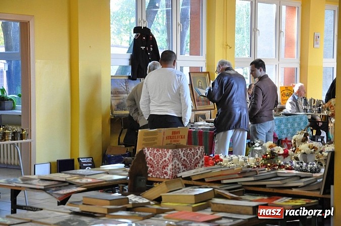 Zdjęcie w galerii na portalu naszraciborz.pl: Lamus reaktywacja - giełda staroci w Raciborzu wiadomości z regionu