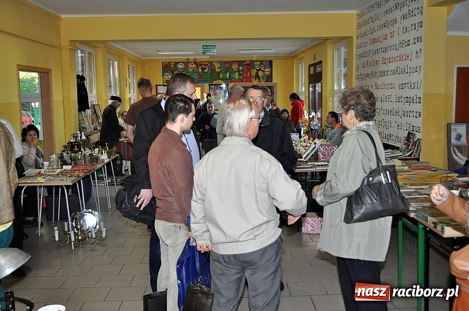 Zdjęcie w galerii na portalu naszraciborz.pl: Lamus reaktywacja - giełda staroci w Raciborzu wiadomości z regionu