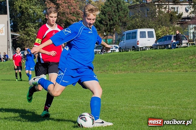 Zdjęcie w galerii na portalu naszraciborz.pl: Komplet punktów pojechał do Kokoszyc. Honorowe trafienie to za mało wiadomości z regionu