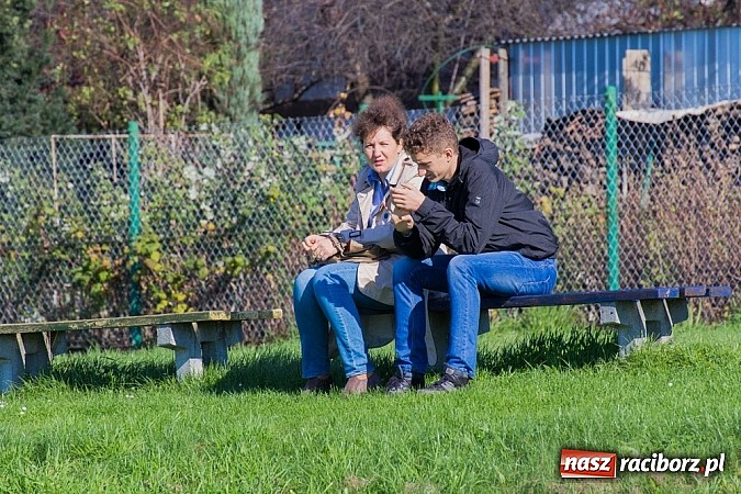 Zdjęcie w galerii na portalu naszraciborz.pl: Komplet punktów pojechał do Kokoszyc. Honorowe trafienie to za mało wiadomości z regionu