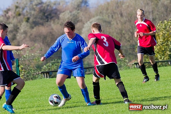 Zdjęcie w galerii na portalu naszraciborz.pl: Komplet punktów pojechał do Kokoszyc. Honorowe trafienie to za mało wiadomości z regionu