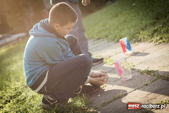 Zdjęcie w galerii na portalu naszraciborz.pl: Piknik artystyczny Światło na Park wiadomości z regionu