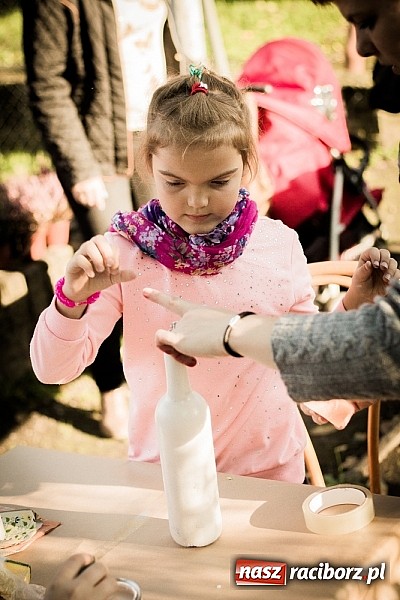 Zdjęcie w galerii na portalu naszraciborz.pl: Piknik artystyczny Światło na Park wiadomości z regionu