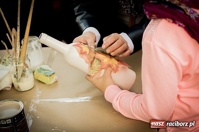 Zdjęcie w galerii na portalu naszraciborz.pl: Piknik artystyczny Światło na Park wiadomości z regionu