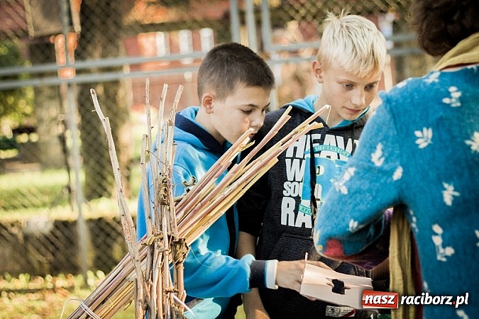 Zdjęcie w galerii na portalu naszraciborz.pl: Piknik artystyczny Światło na Park wiadomości z regionu