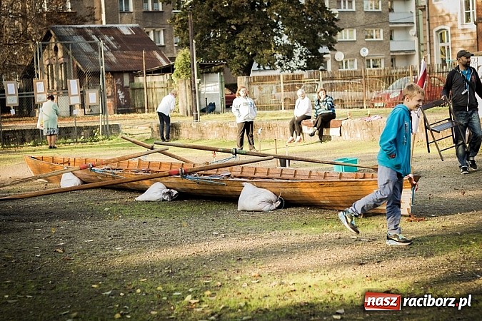 Zdjęcie w galerii na portalu naszraciborz.pl: Piknik artystyczny Światło na Park wiadomości z regionu