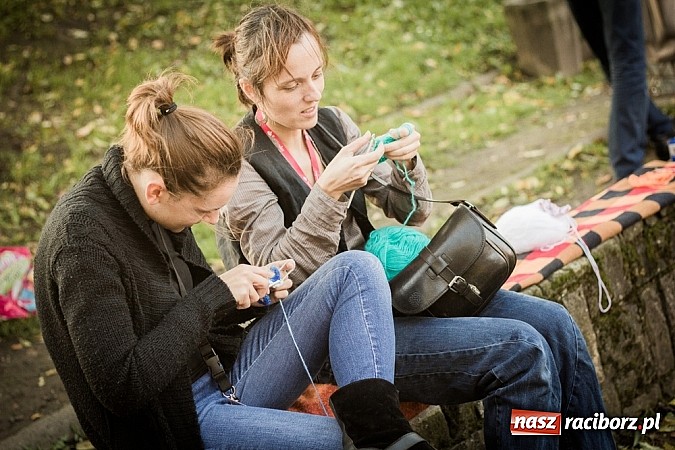 Zdjęcie w galerii na portalu naszraciborz.pl: Piknik artystyczny Światło na Park wiadomości z regionu