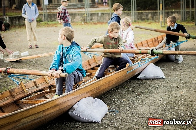 Zdjęcie w galerii na portalu naszraciborz.pl: Piknik artystyczny Światło na Park wiadomości z regionu