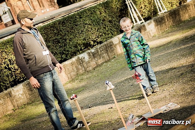 Zdjęcie w galerii na portalu naszraciborz.pl: Piknik artystyczny Światło na Park wiadomości z regionu