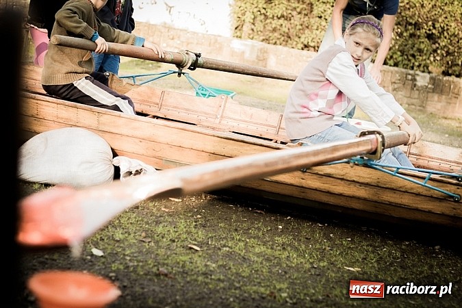 Zdjęcie w galerii na portalu naszraciborz.pl: Piknik artystyczny Światło na Park wiadomości z regionu