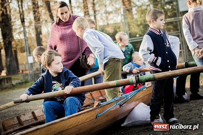 Zdjęcie w galerii na portalu naszraciborz.pl: Piknik artystyczny Światło na Park wiadomości z regionu