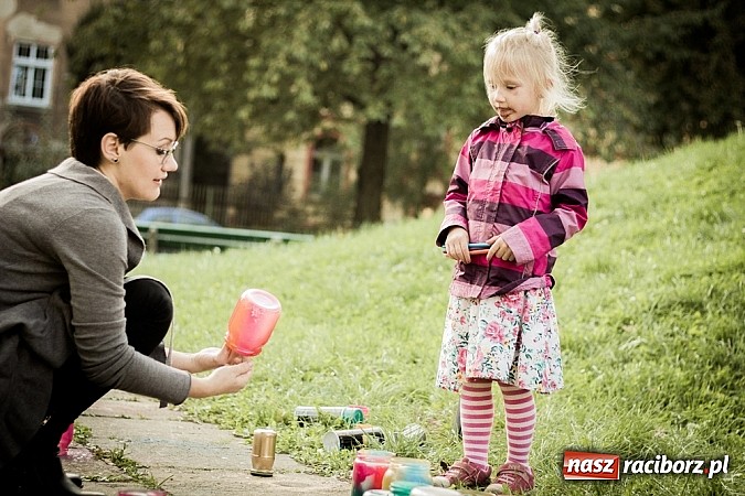 Zdjęcie w galerii na portalu naszraciborz.pl: Piknik artystyczny Światło na Park wiadomości z regionu