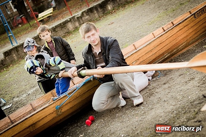 Zdjęcie w galerii na portalu naszraciborz.pl: Piknik artystyczny Światło na Park wiadomości z regionu