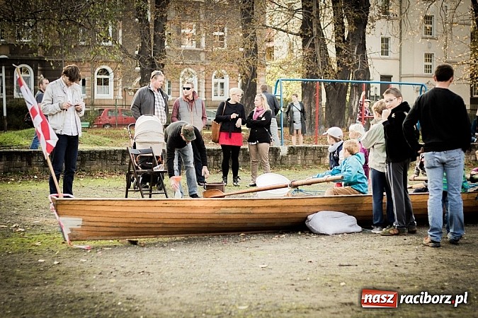 Zdjęcie w galerii na portalu naszraciborz.pl: Piknik artystyczny Światło na Park wiadomości z regionu