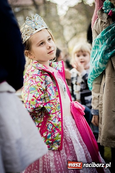 Zdjęcie w galerii na portalu naszraciborz.pl: Piknik artystyczny Światło na Park wiadomości z regionu