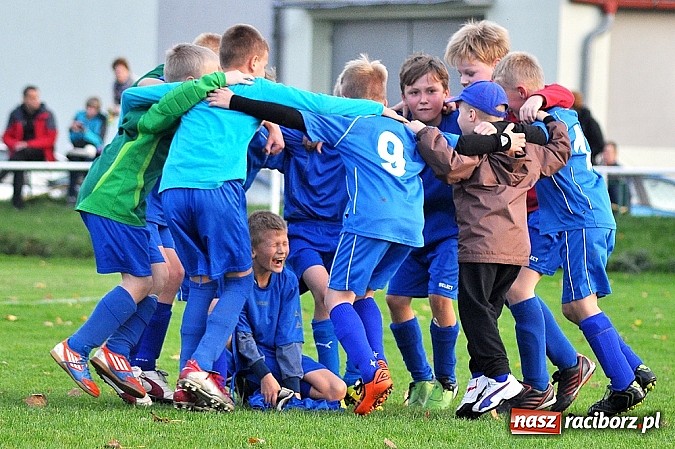 Zdjęcie w galerii na portalu naszraciborz.pl: Młodzi piłkarze Startu z kompletem punkt&oacute;w wiadomości z regionu