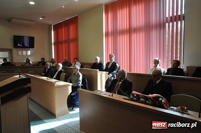 Zdjęcie w galerii na portalu naszraciborz.pl: Posłowie lewicy spotkali się z aktywem, czyli Zosia samosia i obsuwa na zbiorniku wiadomości z regionu