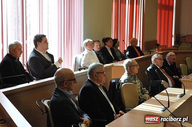 Zdjęcie w galerii na portalu naszraciborz.pl: Posłowie lewicy spotkali się z aktywem, czyli Zosia samosia i obsuwa na zbiorniku wiadomości z regionu