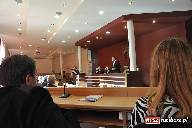 Zdjęcie w galerii na portalu naszraciborz.pl: Posłowie lewicy spotkali się z aktywem, czyli Zosia samosia i obsuwa na zbiorniku wiadomości z regionu