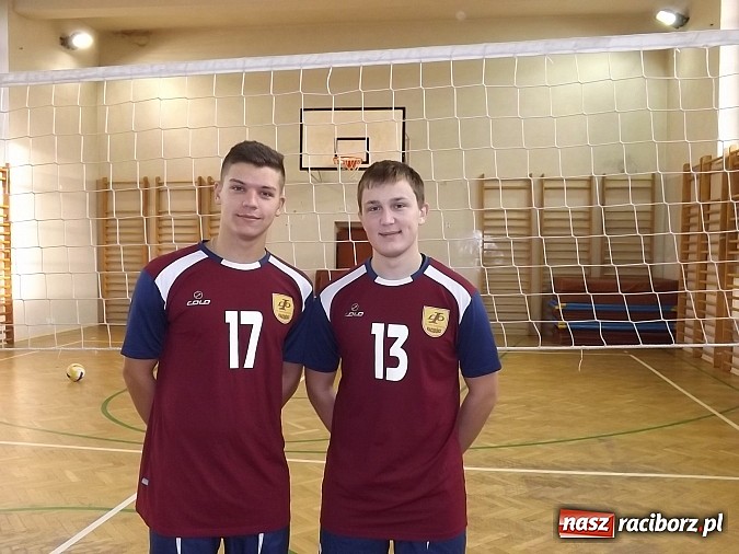 Zdjęcie w galerii na portalu naszraciborz.pl: Mistrzostwa Raciborza w dw&oacute;jkach siatkarskich wiadomości z regionu