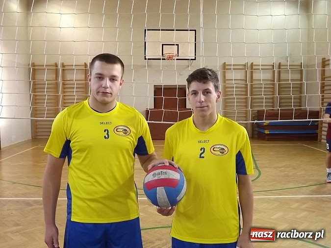 Zdjęcie w galerii na portalu naszraciborz.pl: Mistrzostwa Raciborza w dw&oacute;jkach siatkarskich wiadomości z regionu