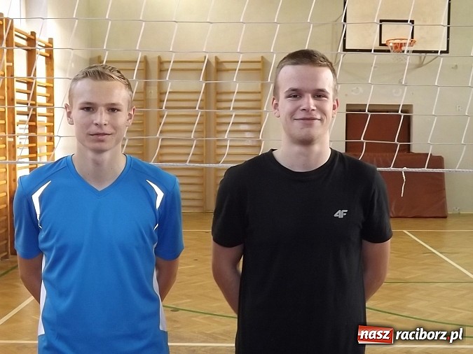 Zdjęcie w galerii na portalu naszraciborz.pl: Mistrzostwa Raciborza w dw&oacute;jkach siatkarskich wiadomości z regionu