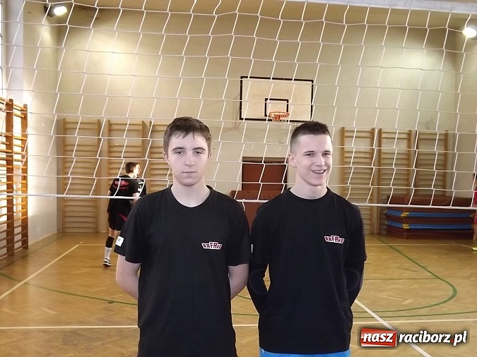 Zdjęcie w galerii na portalu naszraciborz.pl: Mistrzostwa Raciborza w dw&oacute;jkach siatkarskich wiadomości z regionu