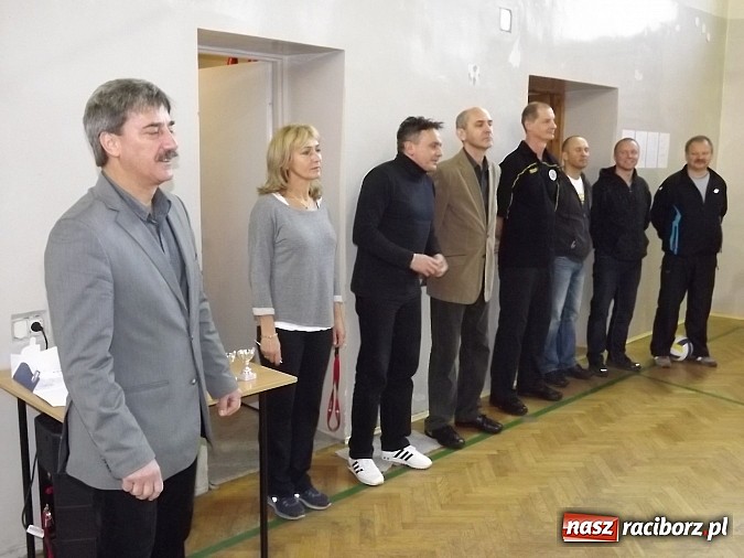 Zdjęcie w galerii na portalu naszraciborz.pl: Mistrzostwa Raciborza w dw&oacute;jkach siatkarskich wiadomości z regionu