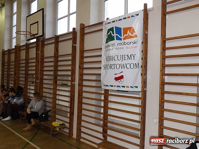 Zdjęcie w galerii na portalu naszraciborz.pl: Mistrzostwa Raciborza w dw&oacute;jkach siatkarskich wiadomości z regionu