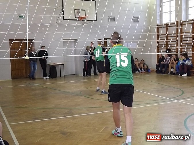 Zdjęcie w galerii na portalu naszraciborz.pl: Mistrzostwa Raciborza w dw&oacute;jkach siatkarskich wiadomości z regionu