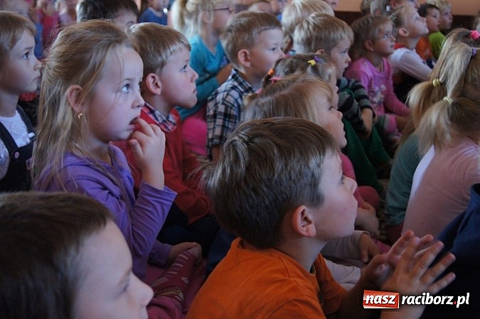 Zdjęcie w galerii na portalu naszraciborz.pl: Teatr wystąpił dla dzieci w GCK w Nędzy wiadomości z regionu