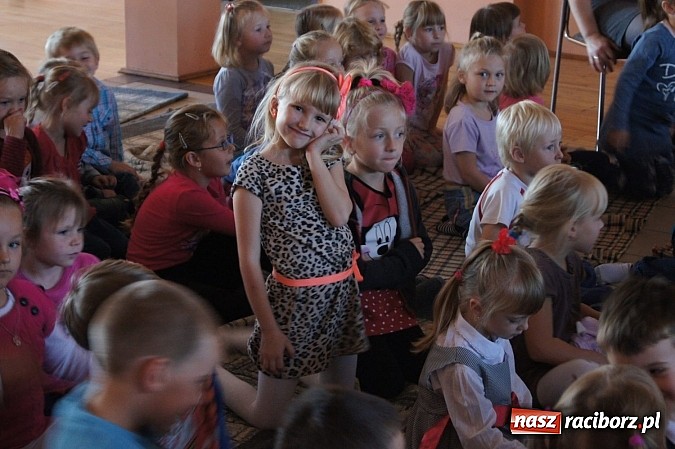 Zdjęcie w galerii na portalu naszraciborz.pl: Teatr wystąpił dla dzieci w GCK w Nędzy wiadomości z regionu