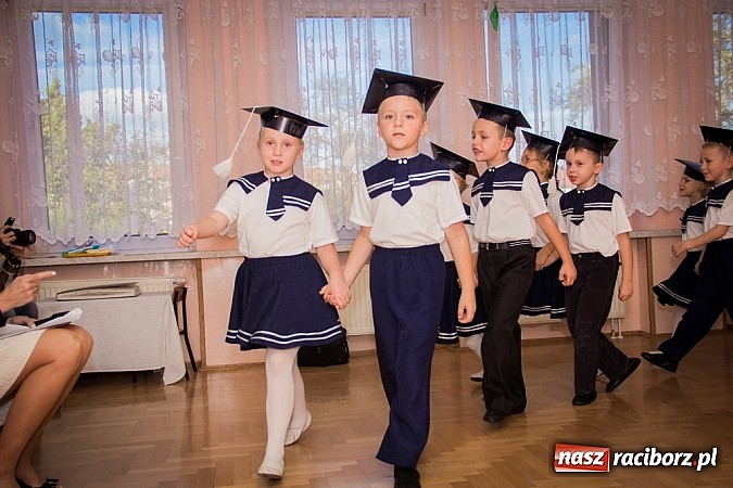 Zdjęcie w galerii na portalu naszraciborz.pl: Pasowanie na starszaka w Przedszkolu nr 11 wiadomości z regionu