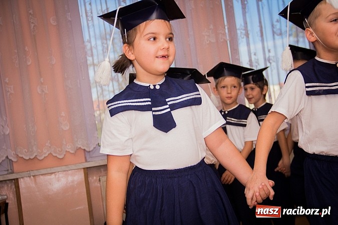 Zdjęcie w galerii na portalu naszraciborz.pl: Pasowanie na starszaka w Przedszkolu nr 11 wiadomości z regionu