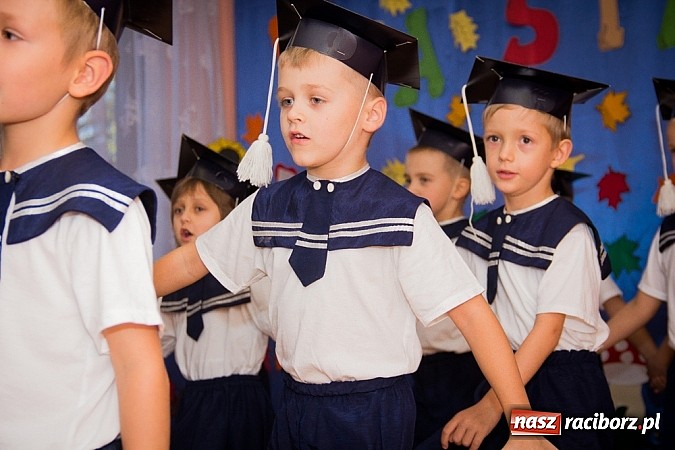 Zdjęcie w galerii na portalu naszraciborz.pl: Pasowanie na starszaka w Przedszkolu nr 11 wiadomości z regionu