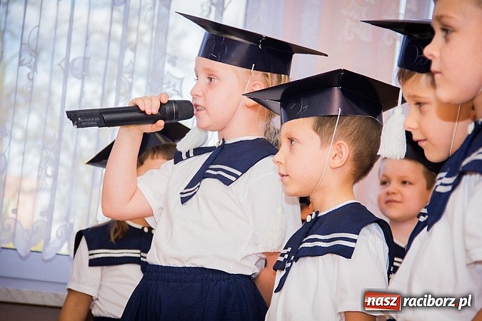 Zdjęcie w galerii na portalu naszraciborz.pl: Pasowanie na starszaka w Przedszkolu nr 11 wiadomości z regionu