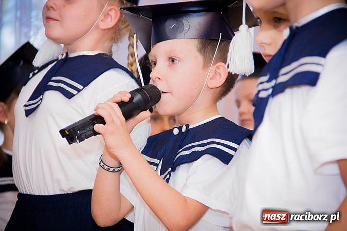 Zdjęcie w galerii na portalu naszraciborz.pl: Pasowanie na starszaka w Przedszkolu nr 11 wiadomości z regionu